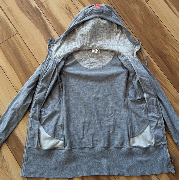 BUNDLE of Lululemon Wear With All Jackets!! [4] - Picture 14 of 15